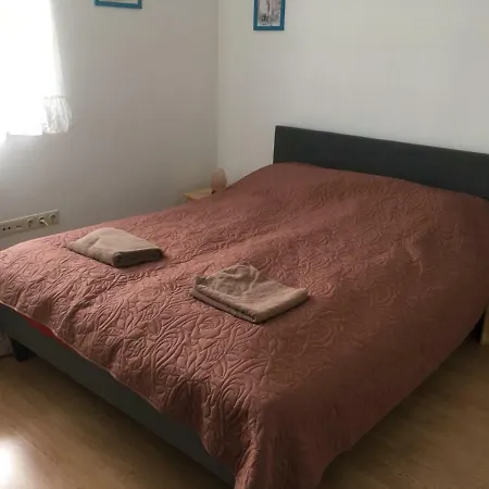 Privatunterkunft Bed&pool